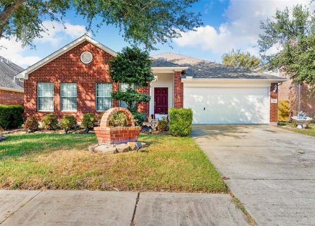 Property at 3318 Keithwood Cir W, Pearland, TX 77584, 3 beds, 2 baths