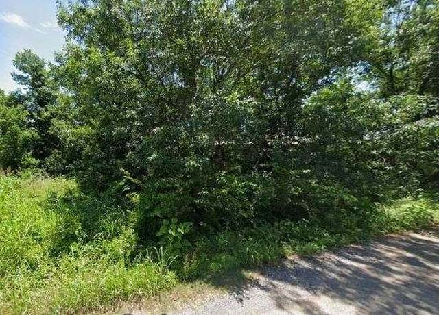 Property at 816 Pine St, Commerce, TX 75428