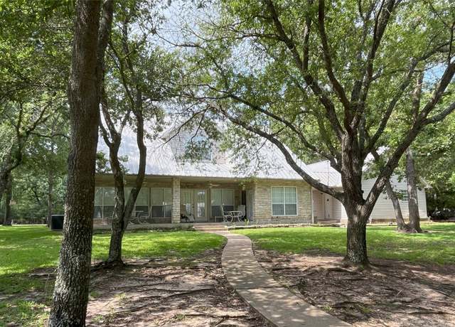 Property at 11683 Lakeshore Dr, Thornton, TX 76687, 3 beds, 2 baths