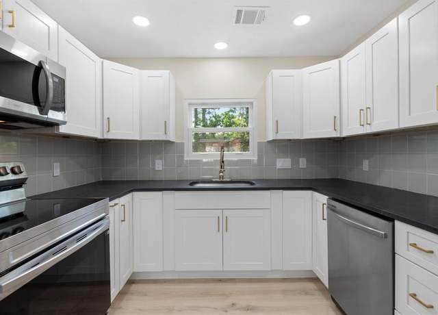 Property at 19947 Timber Line Ln, New Caney, TX 77357, 3 beds, 2 baths