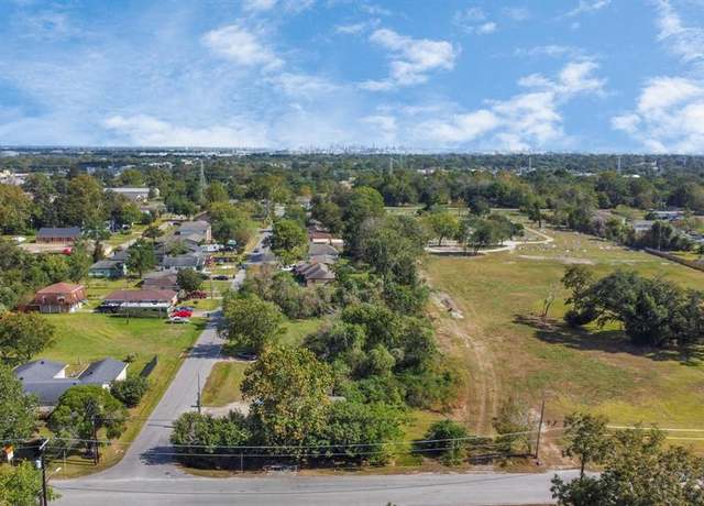 Property at 415 Lake Rd, La Marque, TX 77568