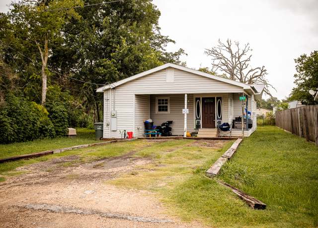 Property at 727 Railroad Rd, Somerville, TX 77879, 3 beds, 1 bath