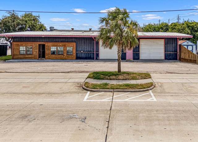 Property at 902 51st St, Galveston, TX 77551, 3 beds, 2.5 baths