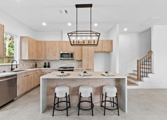 Property at 6036 Cebra St, Houston, TX 77091, 3 beds, 2.5 baths