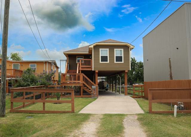 Property at 931 12th St, Dickinson, TX 77539, 3 beds, 2 baths