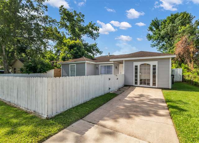 Property at 7534 Bywood St, Houston, TX 77028, 3 beds, 1 bath