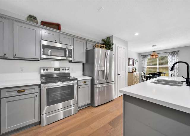 Property at 219 S Walden Elms Cir, The Woodlands, TX 77382, 3 beds, 2.5 baths