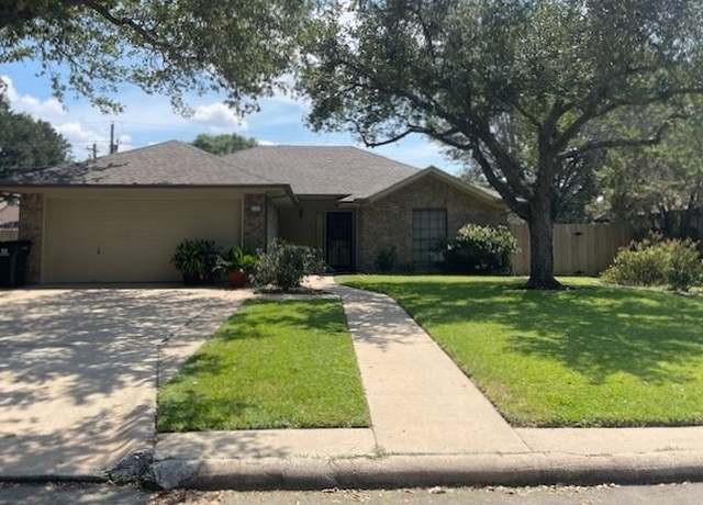 Property at 1207 Edgebrook Dr, El Campo, TX 77437, 3 beds, 2 baths