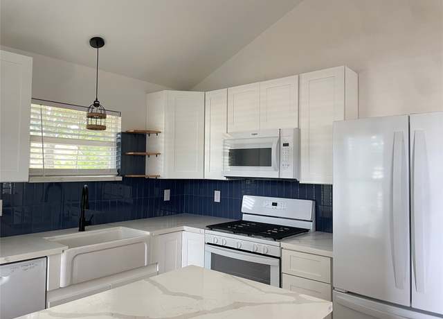 Property at 415 Clay St, Richmond, TX 77469, 3 beds, 2 baths