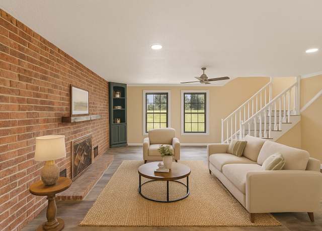 Property at 1178 County Road 105, Columbus, TX 78934, 3 beds, 2.5 baths
