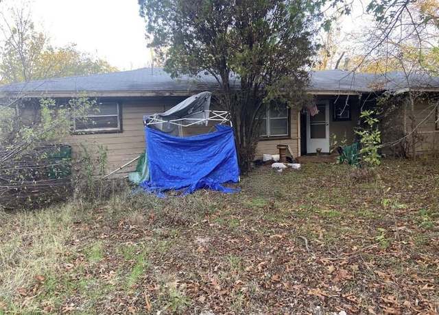 Property at 617 Grayson St, Pottsboro, TX 75076, 3 beds, 1 bath