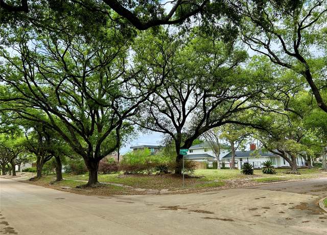 Property at 9410 Cranleigh Ct, Houston, TX 77096