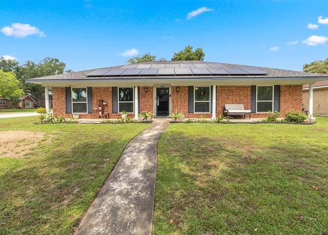 Property at 5842 Silver Forest Dr, Houston, TX 77092, 4 beds, 2 baths