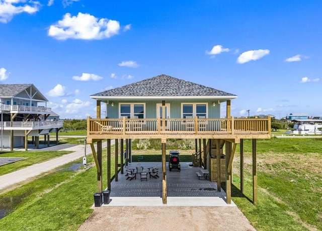 Property at 1062 Cedar Ln, Gilchrist, TX 77617, 4 beds, 2 baths