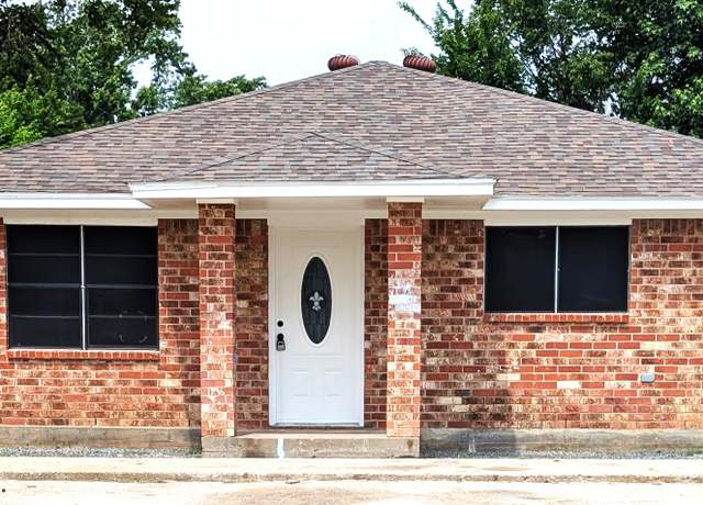 Property at 829 Canfield St, Liberty, TX 77575, 3 beds, 2 baths