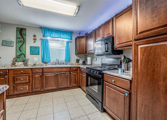 Property at 1315 40th Street Rear, Galveston, TX 77550, 2 beds, 1.5 baths