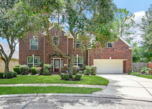 Property at 15019 Cabin Run Ln, Sugar Land, TX 77498, 4 beds, 3.5 baths
