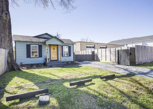 Property at 622 E 27th St, Houston, TX 77008, 2 beds, 2 baths