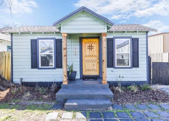 Property at 622 E 27th St, Houston, TX 77008, 2 beds, 2 baths