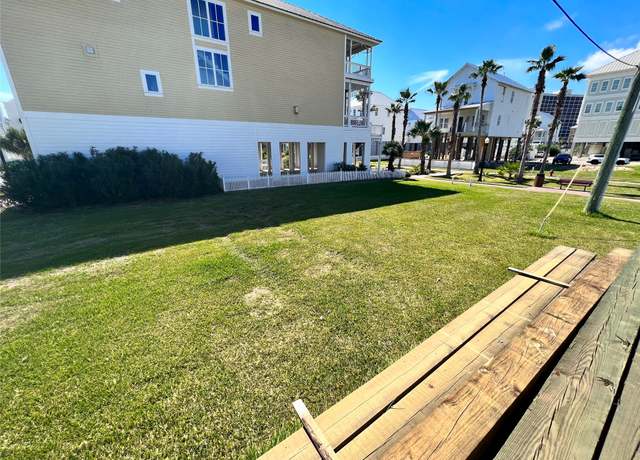Property at 726 Beachtown Psge, Galveston, TX 77550
