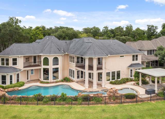 Property at 14 Sullivans Lndg, Missouri City, TX 77459, 5 beds, 4.5 baths