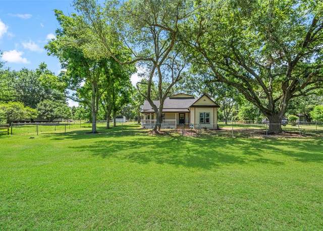 Property at 18406 Kermier Rd, Hockley, TX 77447, 3 beds, 2 baths