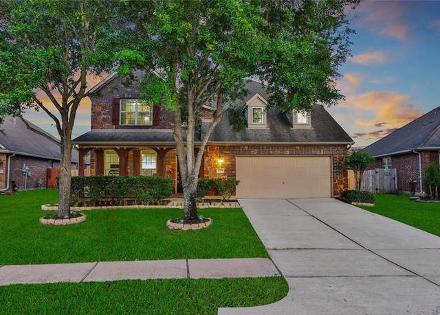 Property at 12604 Blossom Walk Ct, Pearland, TX 77584, 4 beds, 3.5 baths