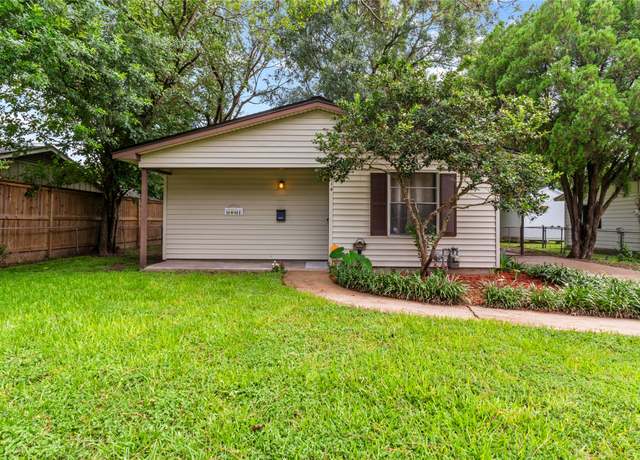 Property at 514 E Foley St, Alvin, TX 77511, 3 beds, 1.5 baths