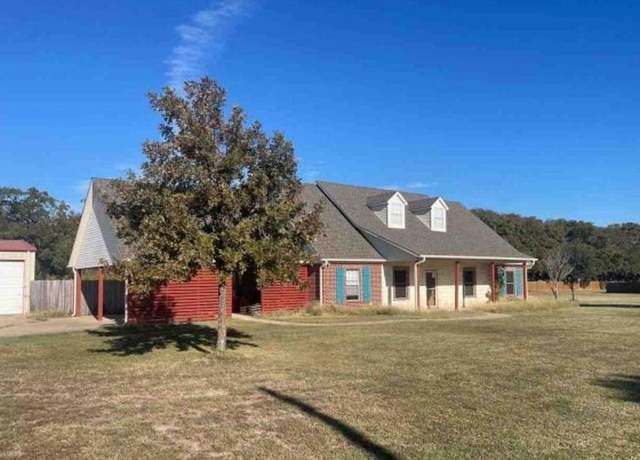 Property at 319 Whipporwill Dr, Wills Point, TX 75169, 3 beds, 2 baths