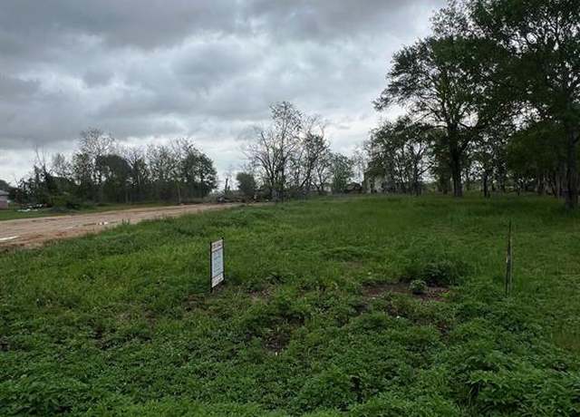 Property at 514 E Davitt St, Eagle Lake, TX 77434