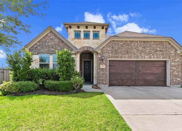 Property at 2521 Brooks River Ln, League City, TX 77573, 3 beds, 3 baths