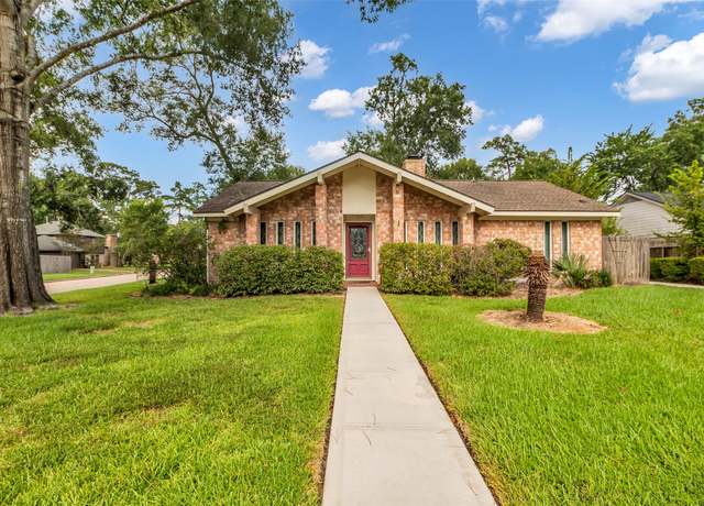 Property at 3250 Three Pines Dr, Kingwood, TX 77339, 3 beds, 2 baths