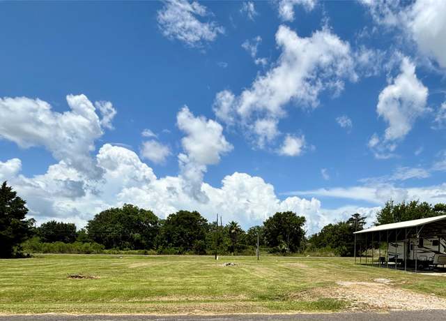 Property at 608 Neirbo St, Anahuac, TX 77514