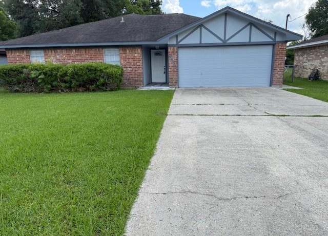 Property at 8615 Washington Blvd, Beaumont, TX 77707, 4 beds, 2 baths
