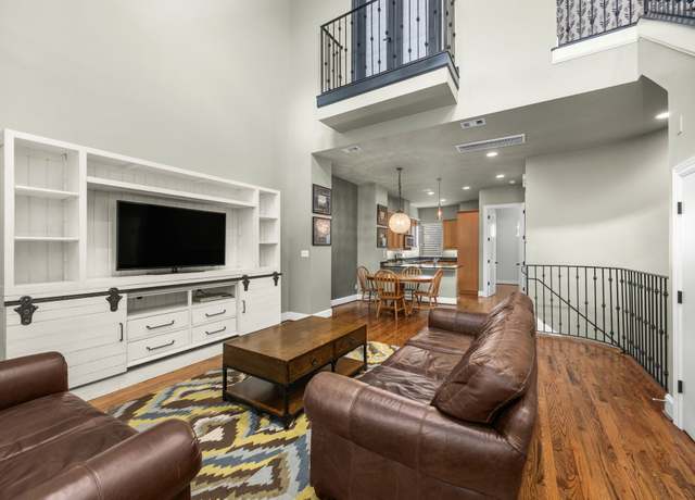 Property at 1604 White St, Houston, TX 77007, 3 beds, 3 baths