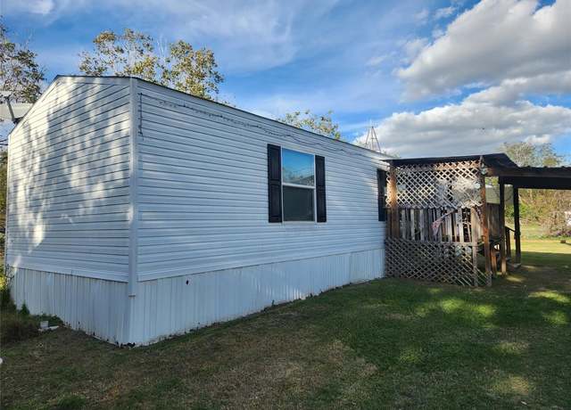 Property at 232 S Kerr Rd, Wharton, TX 77488, 3 beds, 2 baths