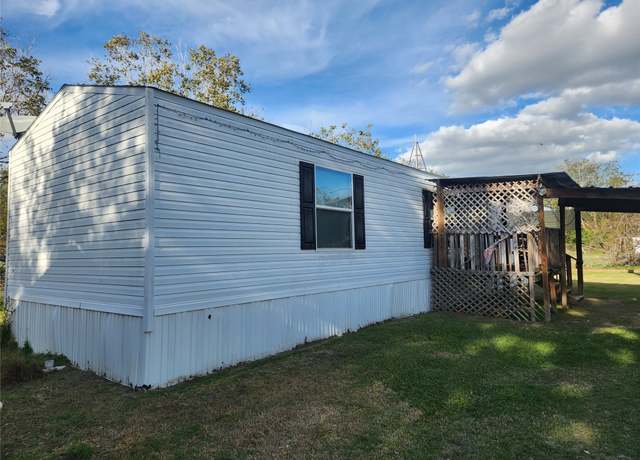 Property at 232 S Kerr Rd, Wharton, TX 77488, 3 beds, 2 baths
