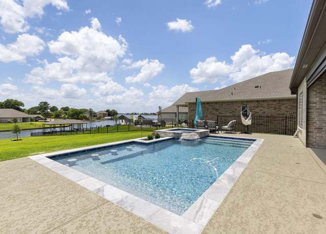Property at 12211 Grey Plover Ct, Conroe, TX 77304, 4 beds, 3.5 baths