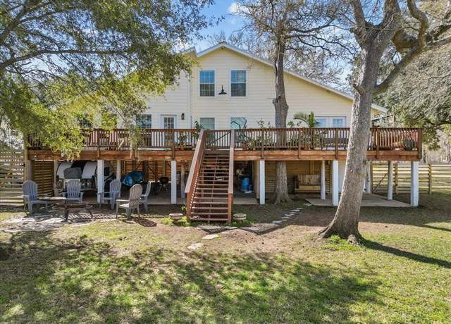 Property at 683 Private Road 652, Bay City, TX 77414, 4 beds, 2.5 baths