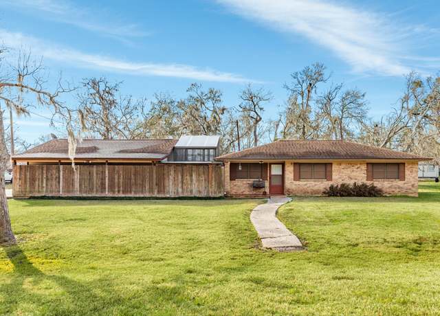 Property at 2807 County Road 510z, Brazoria, TX 77422, 2 beds, 2 baths