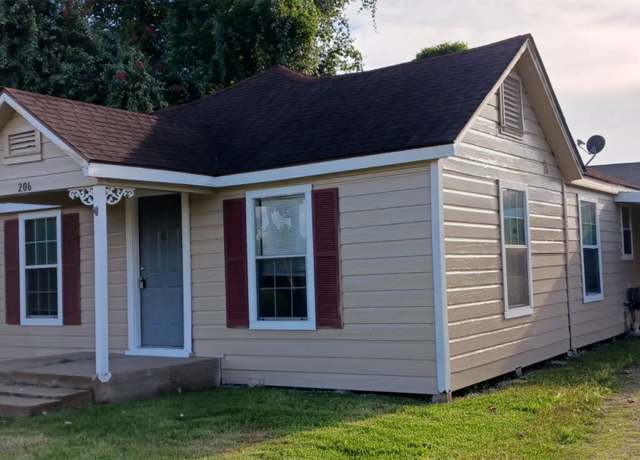Property at 206 S Market St, Brazoria, TX 77422, 3 beds, 1.5 baths