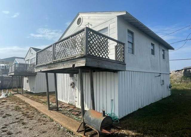 Property at 219 & 221 Bayshore Dr, Palacios, TX 77465, 1 bed, 1 bath