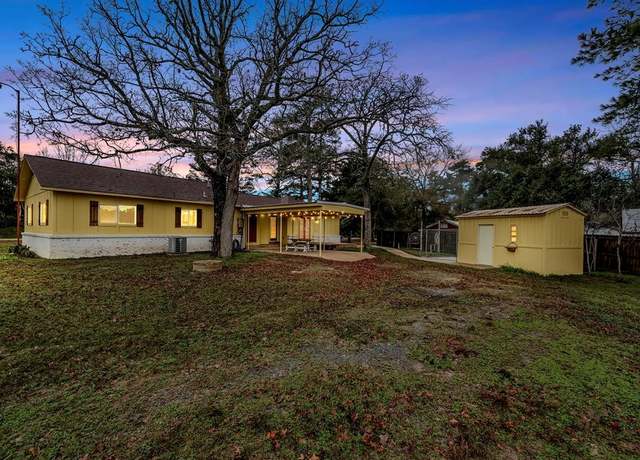 Property at 921 N Us Hwy 287 Business Hwy, Grapeland, TX 75844, 3 beds, 1.5 baths