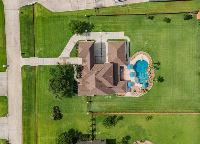 Property at 1924 Frederick Ln, League City, TX 77573, 5 beds, 4.5 baths