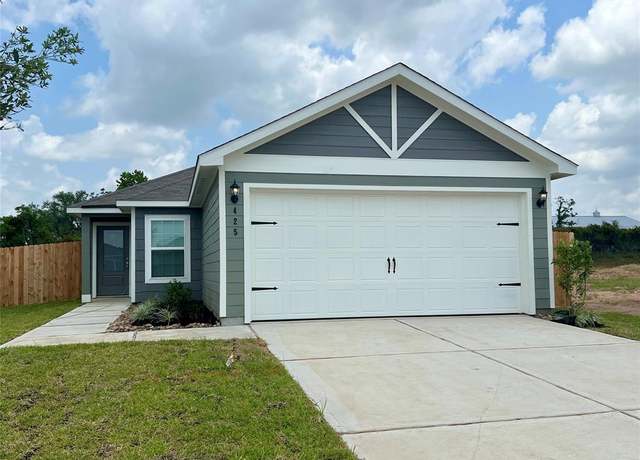 Property at 425 Tejas Trl, Waller, TX 77484, 3 beds, 2 baths