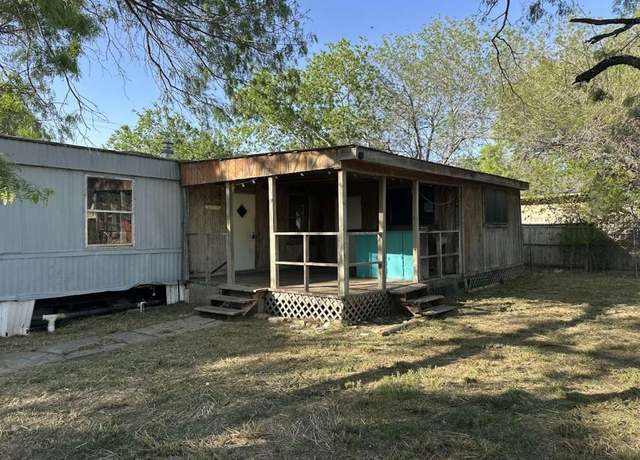 Property at 506 Beech St, Jourdanton, TX 78026, 2 beds, 1 bath