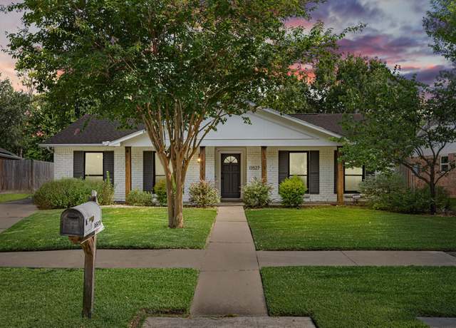 Property at 13527 Brook Hollow Dr, Sugar Land, TX 77498, 3 beds, 2 baths