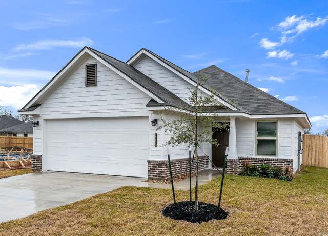 Property at 1215 High St, Navasota, TX 77868, 3 beds, 2 baths