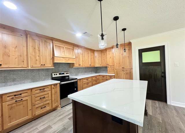 Property at 607 Apple Blosom, Woodville, TX 75979, 4 beds, 2 baths