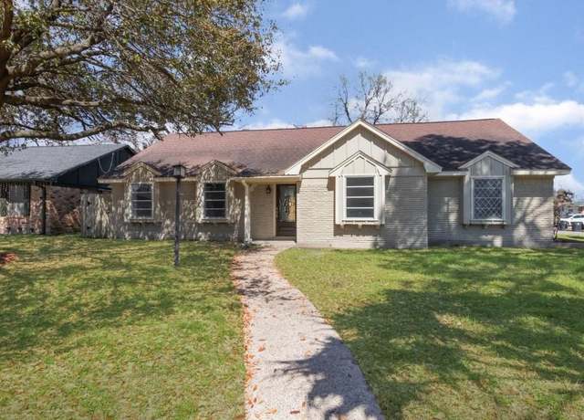 Property at 802 Frazer Ln, Houston, TX 77038, 4 beds, 2.5 baths